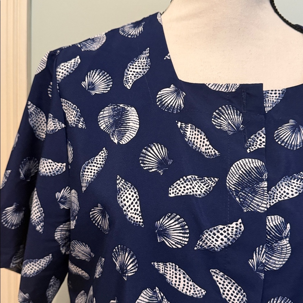 Southern Lady Blouse - Picture 2 of 3